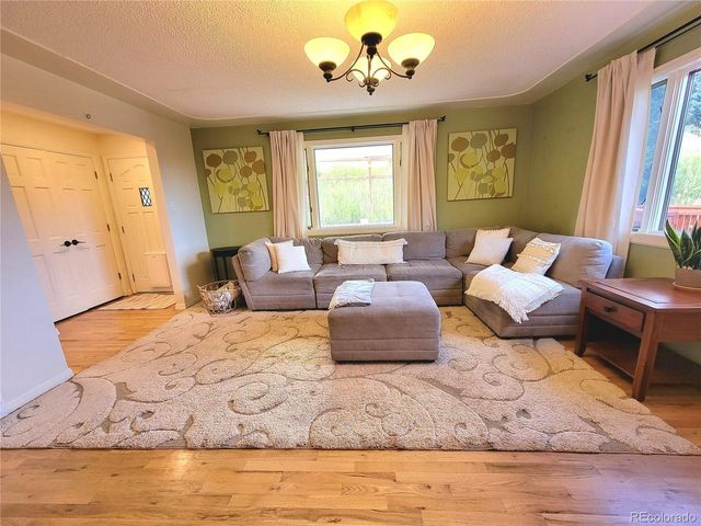 570 Columbine Ave, Golden, CO 80401