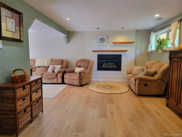 570 Columbine Ave, Golden, CO 80401