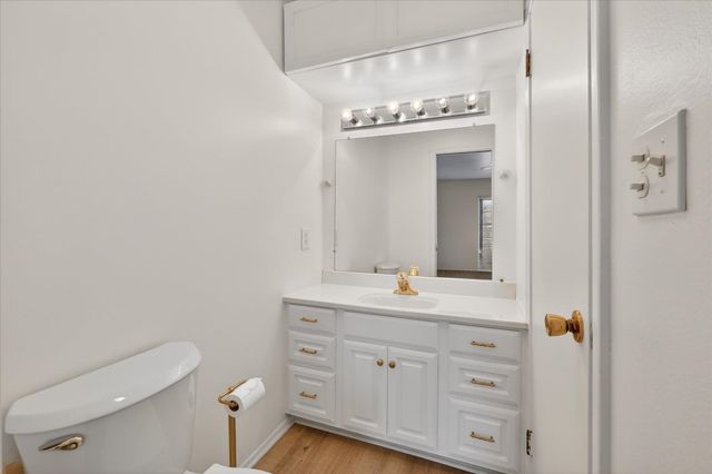 35132 N Bay Circle 16, Harrison Twp, MI 48045