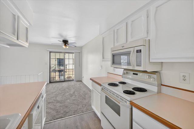 35132 N Bay Circle 16, Harrison Twp, MI 48045