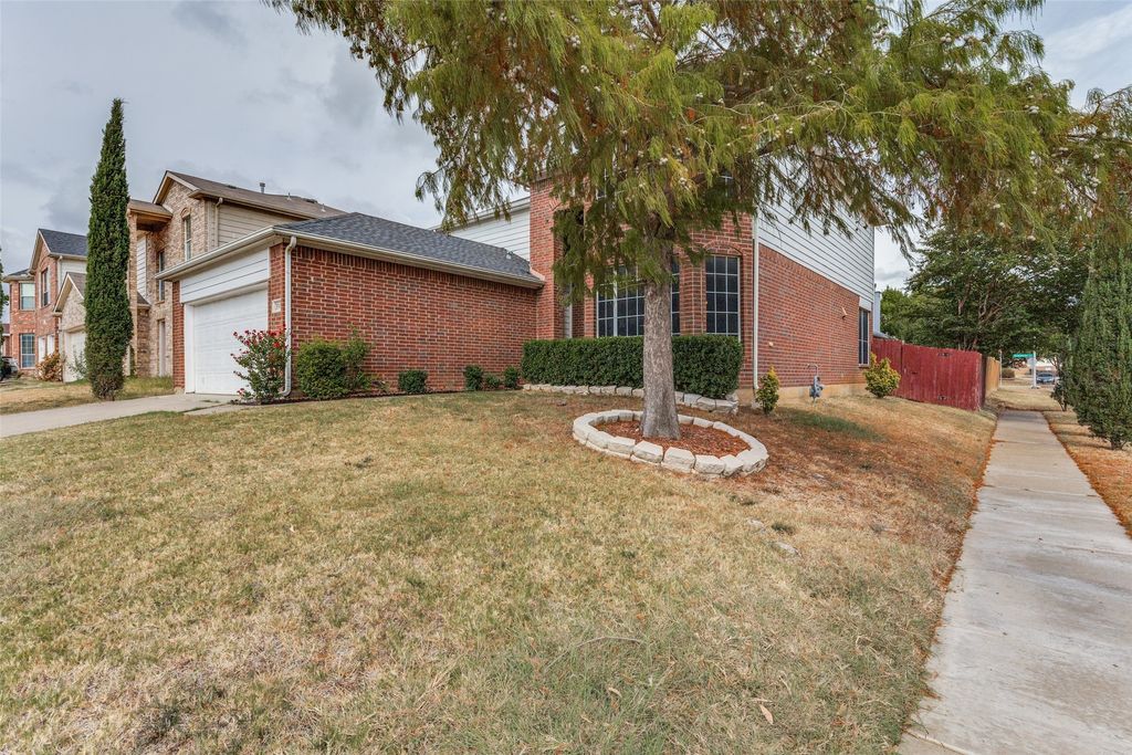 3000 Gettysburg Lane, Fort Worth, TX 76123 — photo 2
