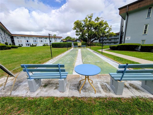 333 LAKE HOWARD DRIVE NW 212A, Winter Haven, FL 33880