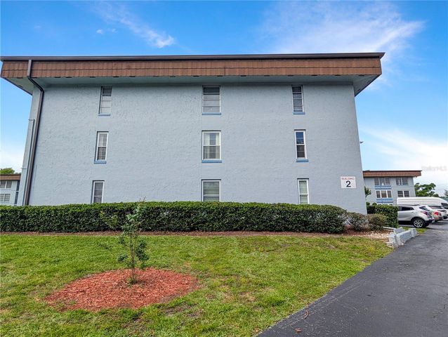 333 LAKE HOWARD DRIVE NW 212A, Winter Haven, FL 33880