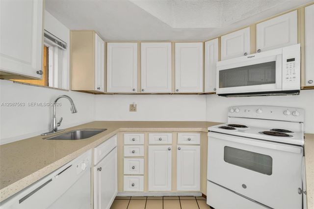 8255 Lake Drive 304, Doral, FL 33166