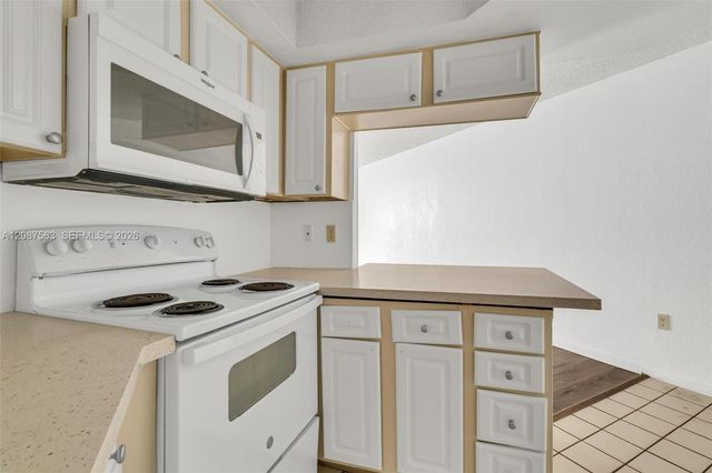 8255 Lake Drive 304, Doral, FL 33166