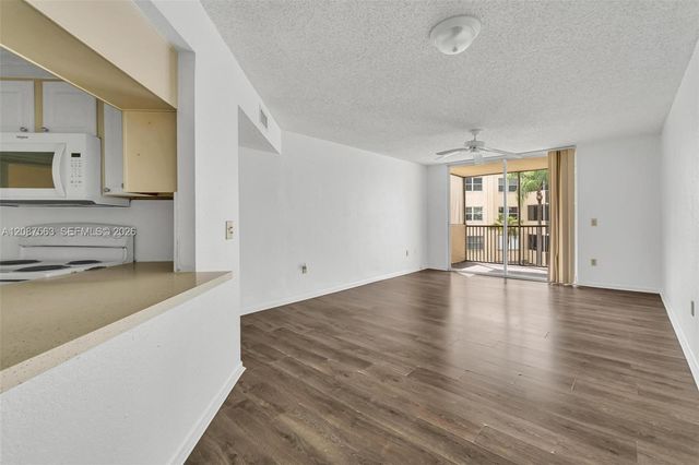8255 Lake Drive 304, Doral, FL 33166