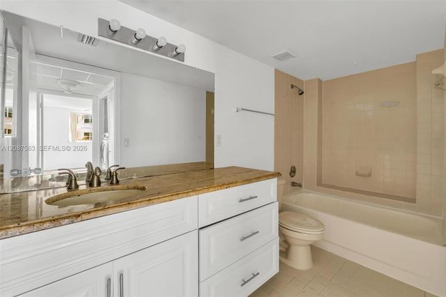 8255 Lake Drive 304, Doral, FL 33166