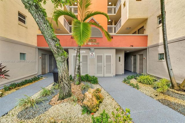 8255 Lake Drive 304, Doral, FL 33166