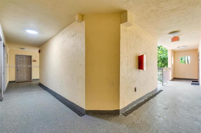 8255 Lake Drive 304, Doral, FL 33166