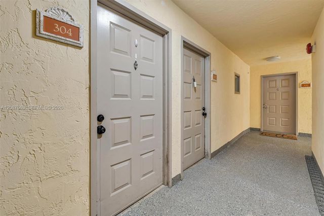 8255 Lake Drive 304, Doral, FL 33166