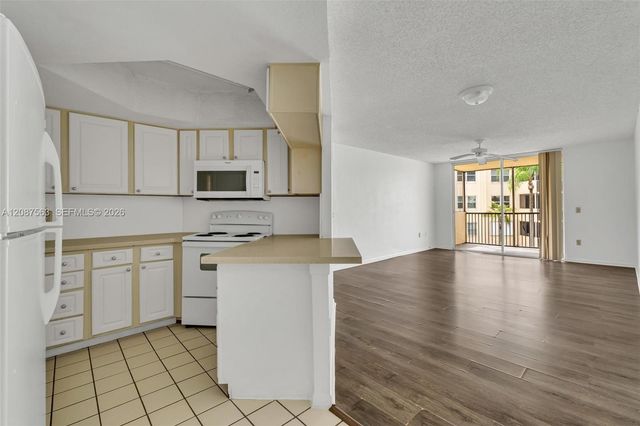 8255 Lake Drive 304, Doral, FL 33166