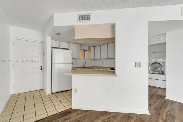 8255 Lake Drive 304, Doral, FL 33166