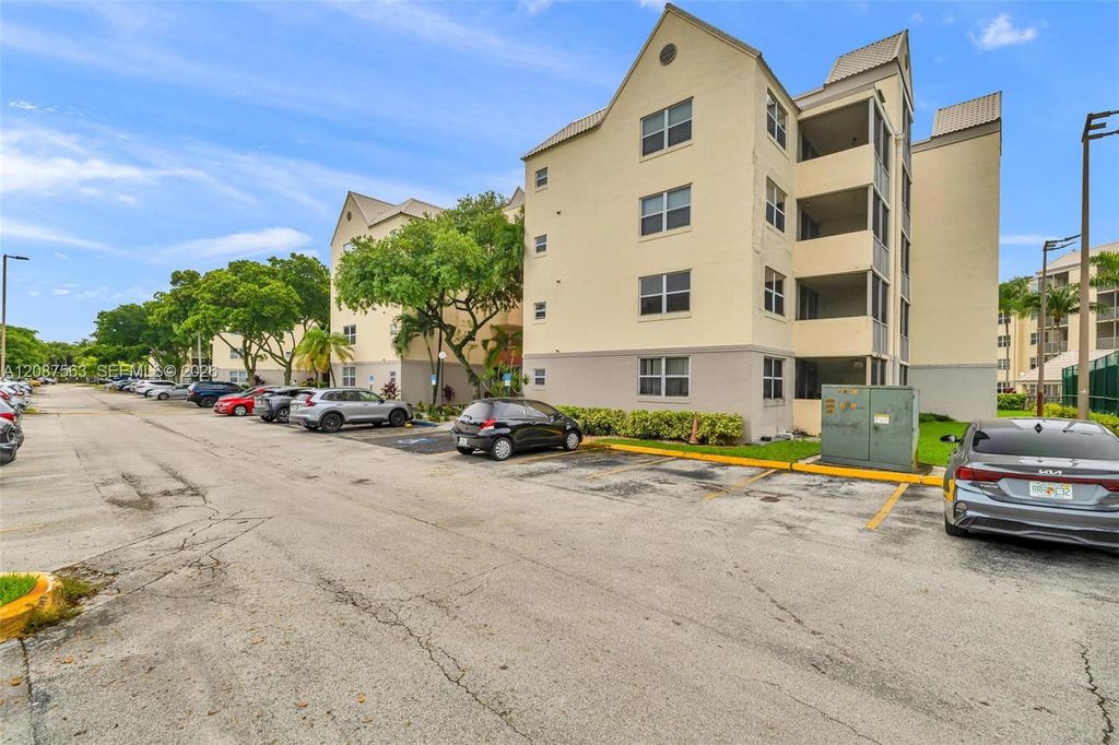 8255 Lake Drive 304, Doral, FL 33166