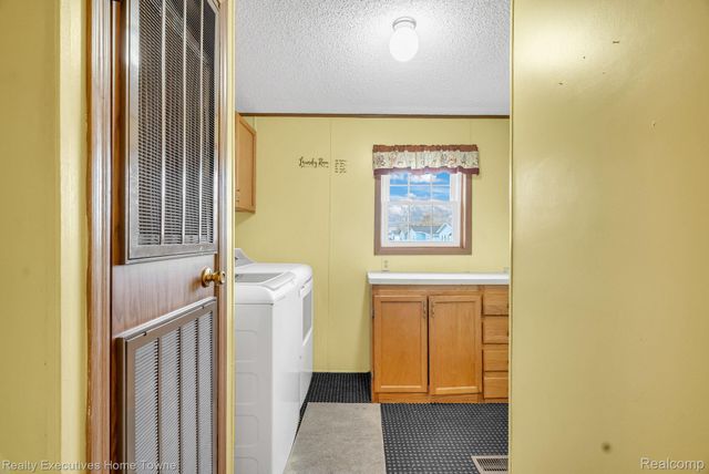 4333 24th Avenue 80, Fort Gratiot Charter Township, MI 48059