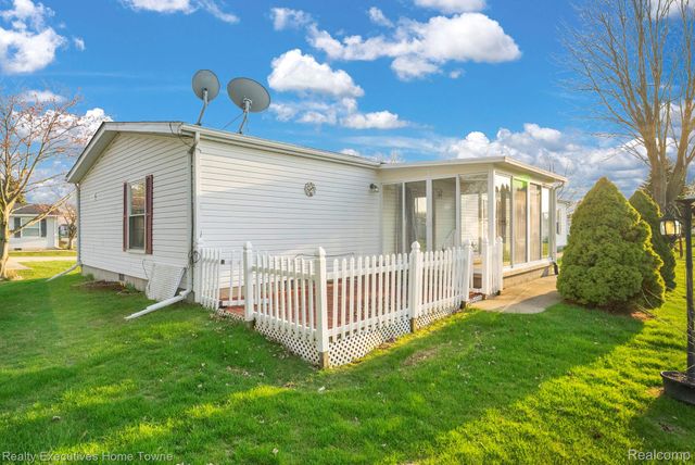 4333 24th Avenue 80, Fort Gratiot Charter Township, MI 48059