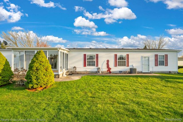 4333 24th Avenue 80, Fort Gratiot Charter Township, MI 48059