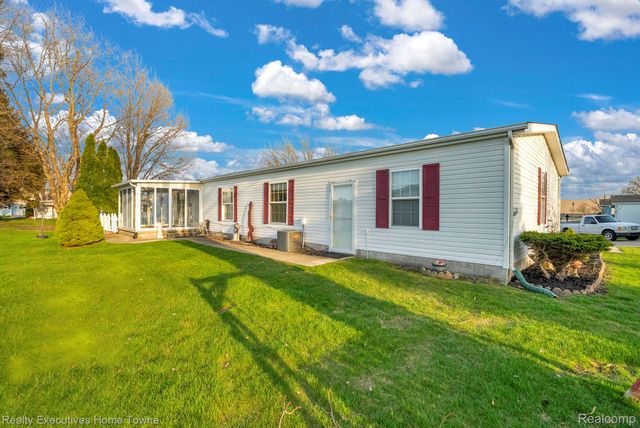 4333 24th Avenue 80, Fort Gratiot Charter Township, MI 48059