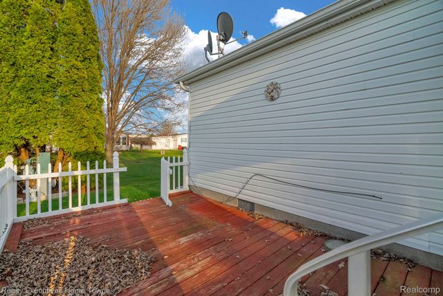 4333 24th Avenue 80, Fort Gratiot Charter Township, MI 48059