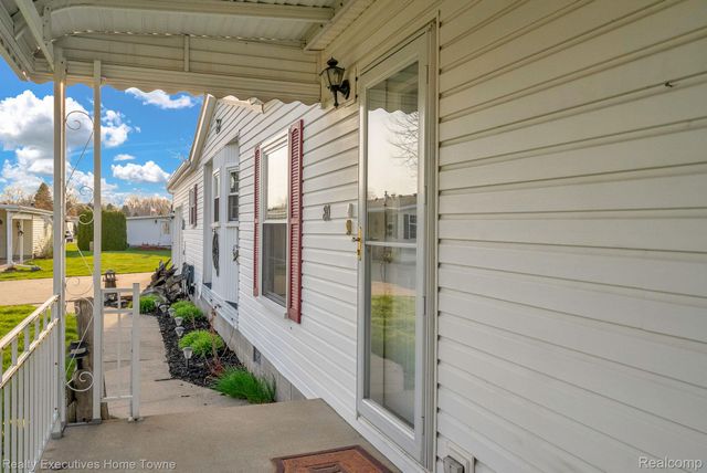 4333 24th Avenue 80, Fort Gratiot Charter Township, MI 48059