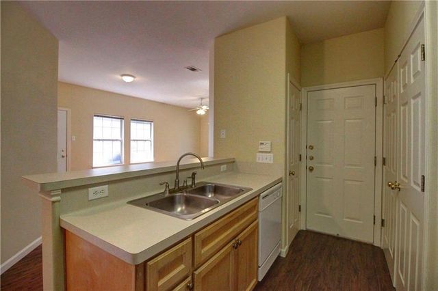 2920 Thrushwood DR B, Austin, TX 78757