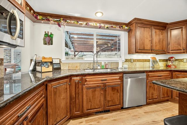 900 Rancho Vista Drive, Grants Pass, OR 97526