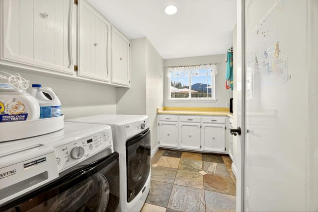 900 Rancho Vista Drive, Grants Pass, OR 97526
