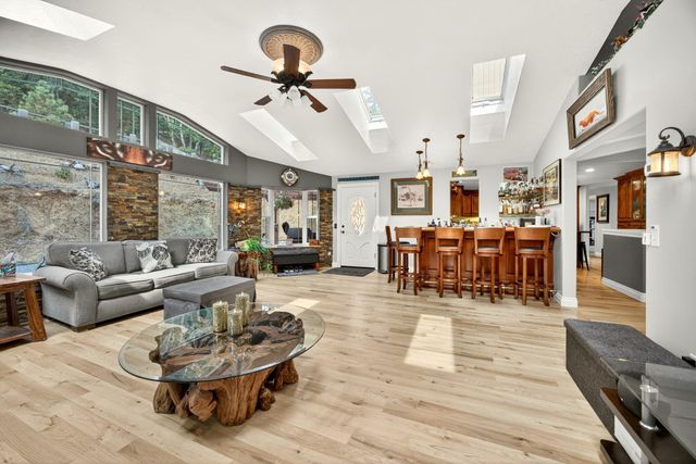 900 Rancho Vista Drive, Grants Pass, OR 97526