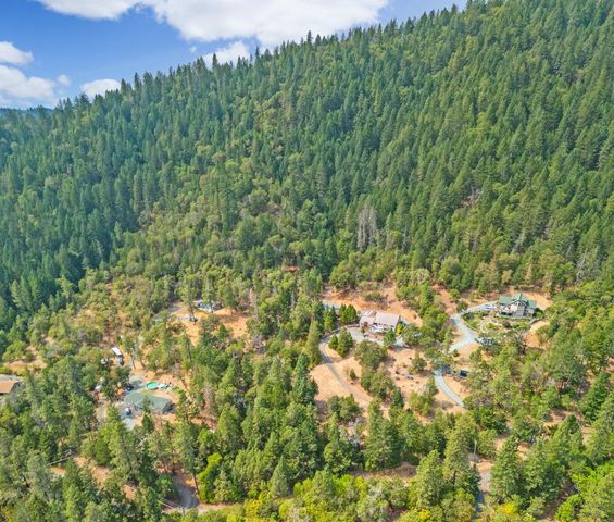 900 Rancho Vista Drive, Grants Pass, OR 97526