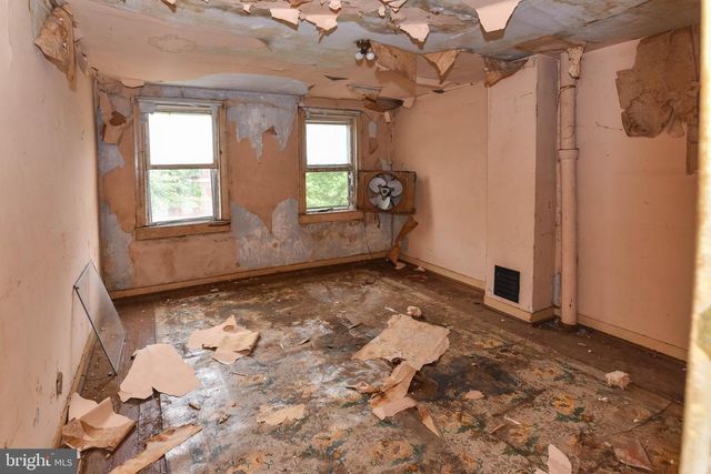 3914 ELM AVE, Baltimore, MD 21211