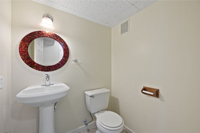 1340 38th St Place, Marion, IA 52302