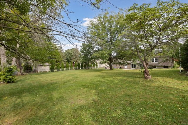 1340 38th St Place, Marion, IA 52302