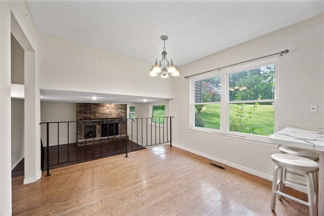 1340 38th St Place, Marion, IA 52302