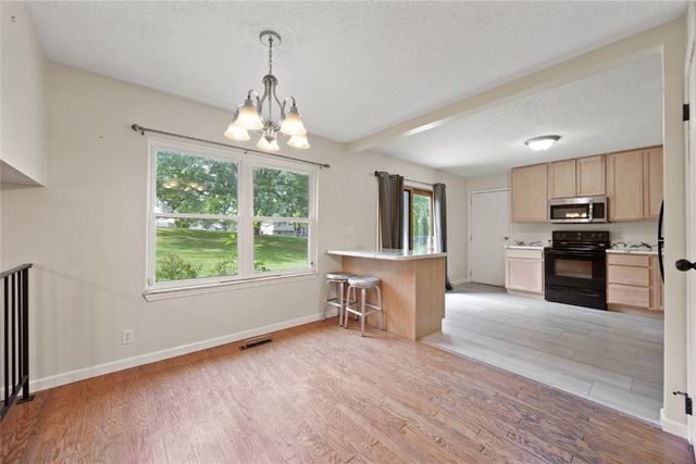 1340 38th St Place, Marion, IA 52302