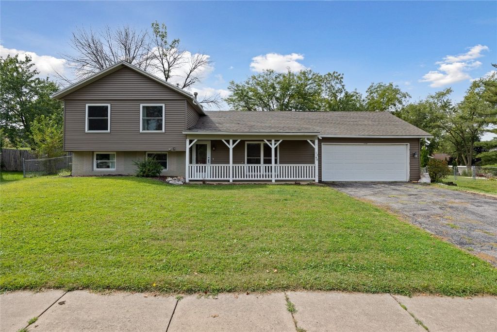 1340 38th St Place, Marion, IA 52302