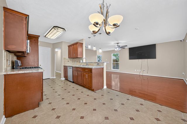 647 Hollandbridge Lane, Houston, TX 77073