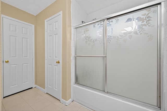 647 Hollandbridge Lane, Houston, TX 77073