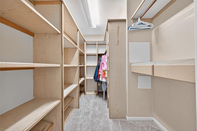 647 Hollandbridge Lane, Houston, TX 77073