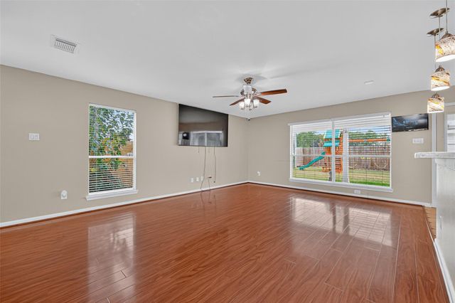 647 Hollandbridge Lane, Houston, TX 77073