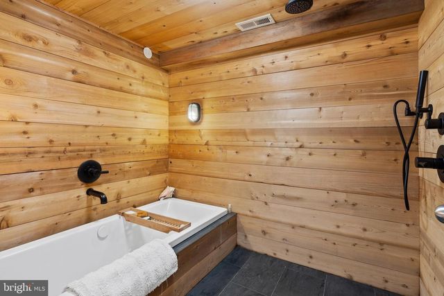 7725 CREFELD ST, Philadelphia, PA 19118