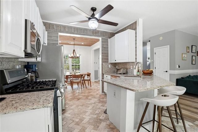 366 Silverthorn Drive NW, Marietta, GA 30064