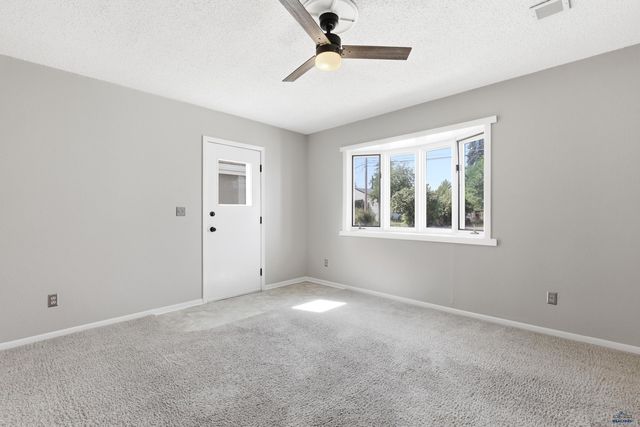 320 BASHAM RD, Rapid City, SD 57702