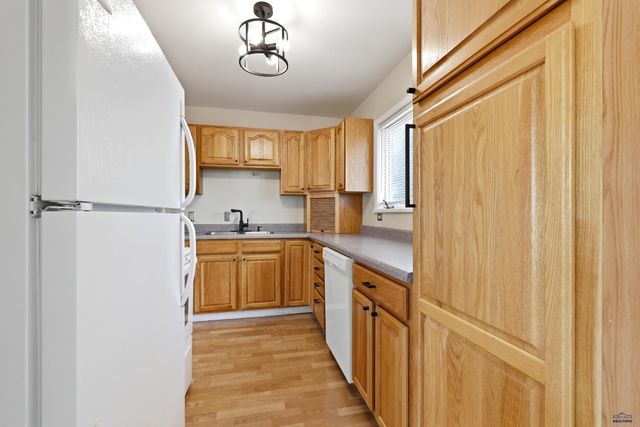 320 BASHAM RD, Rapid City, SD 57702