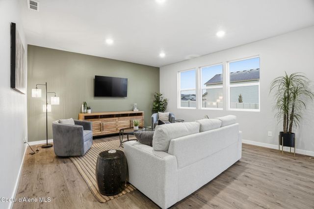 2787 N Vega St, Post Falls, ID 83854