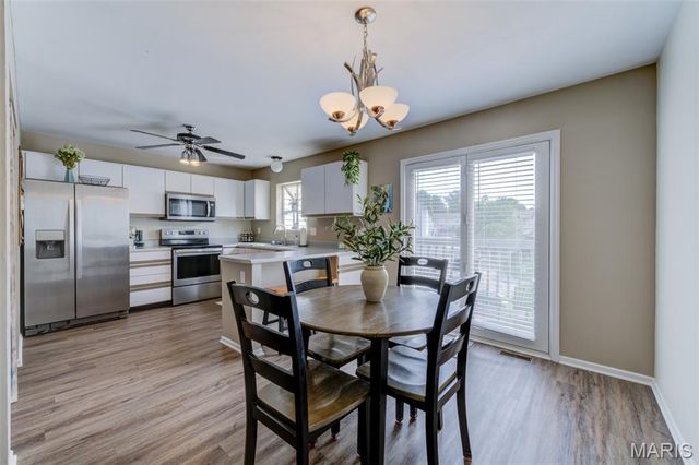 3207 Sherman Park Drive 2D, St Charles, MO 63303