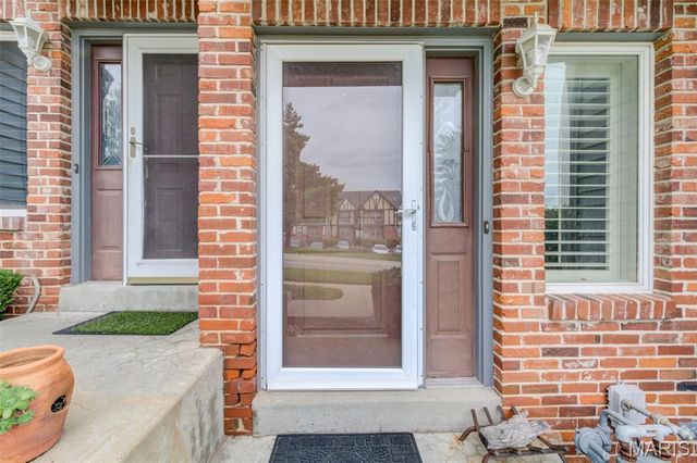 3207 Sherman Park Drive 2D, St Charles, MO 63303