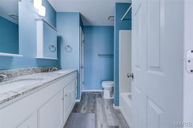 3207 Sherman Park Drive 2D, St Charles, MO 63303