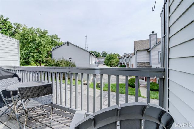 3207 Sherman Park Drive 2D, St Charles, MO 63303