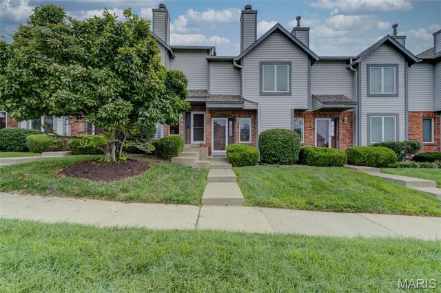 3207 Sherman Park Drive 2D, St Charles, MO 63303