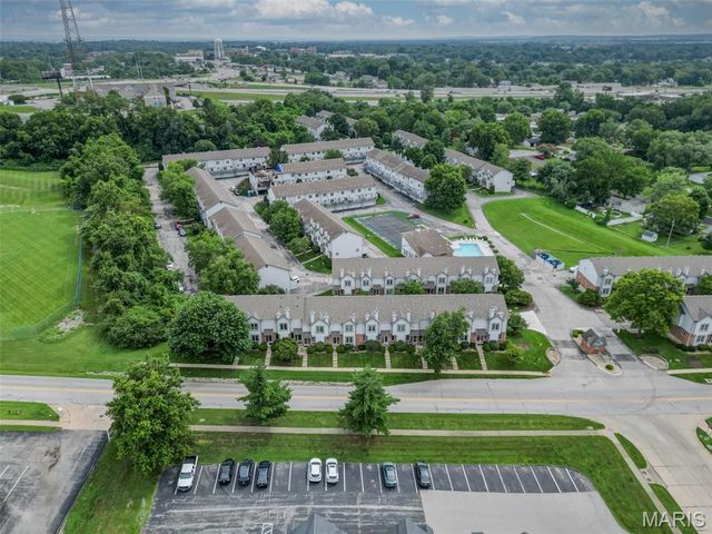 3207 Sherman Park Drive 2D, St Charles, MO 63303