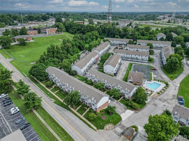 3207 Sherman Park Drive 2D, St Charles, MO 63303